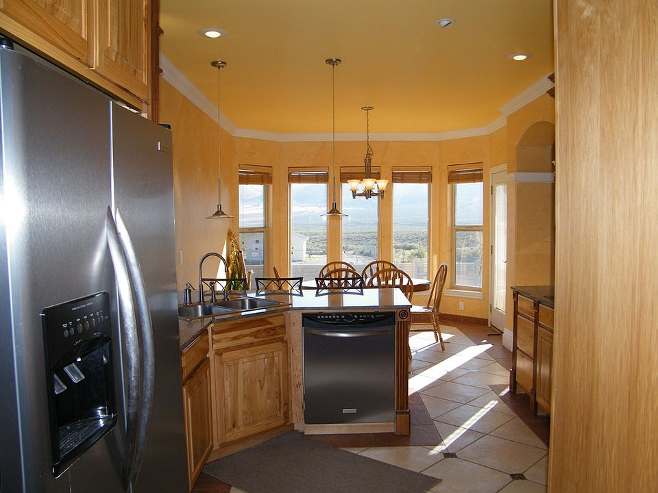 1st image of 6 Rosewood Cv