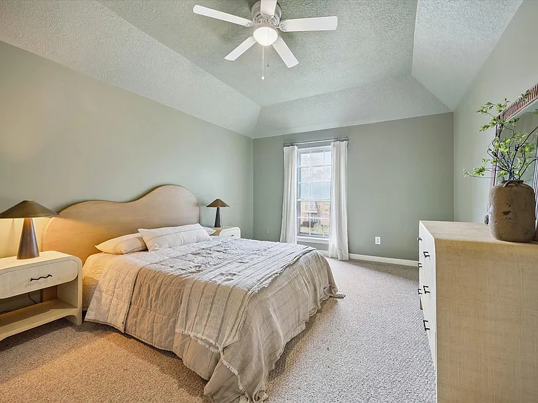 5591 Beverlyhill St — Photo 16