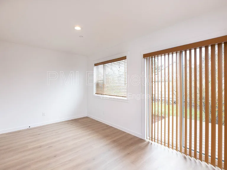 6310 SE Duke St — Photo 7