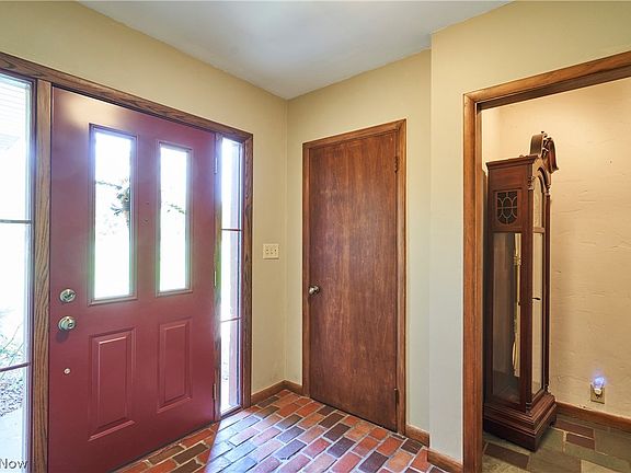3rd image of 3288 Spring Valley Rd