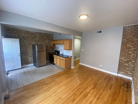 2nd image of 5119 S Prairie Ave Unit 1N