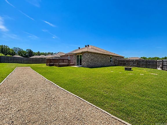 4th image of 34 Bobby Cir
