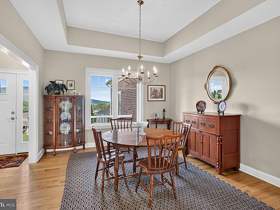 5th image of 1540 Marigold Cir