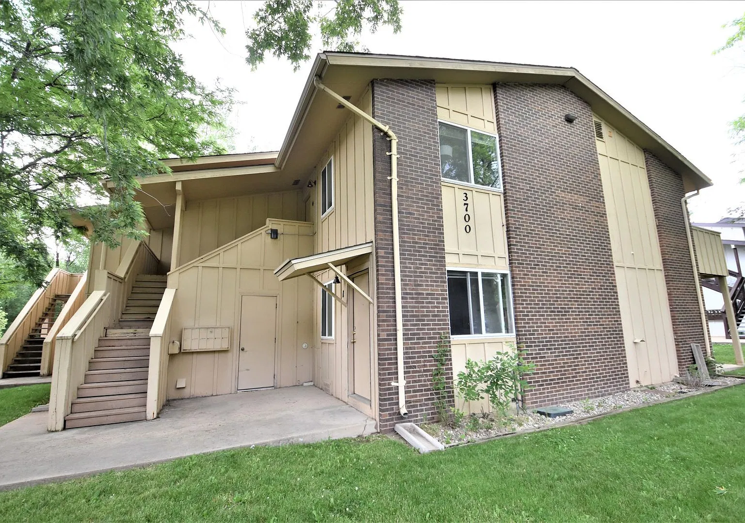 Charming 1 bed, 1 bath in six-plex in North Boulder! — Photo 1