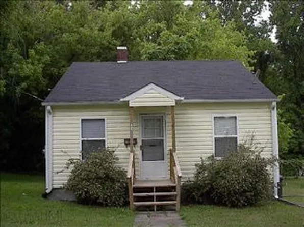 218 W Maple Ave, Mocksville, NC 27028