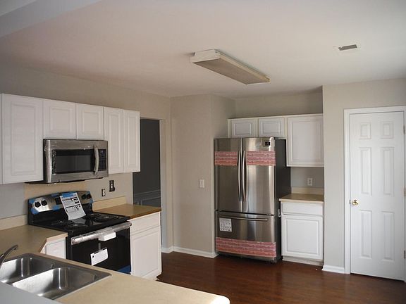 5th image of 7511 Double Springs Ct