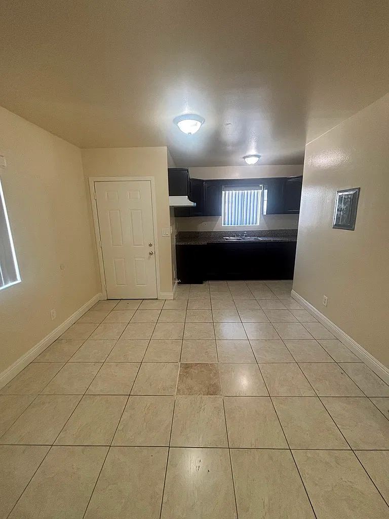 3 bed, 612 sqft, $2,900 — Photo 4