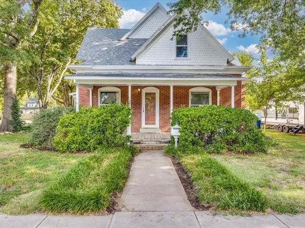 504 E Mulvane St, Mulvane, KS 67110