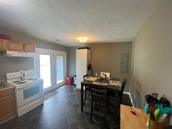 4th image of 1117 Lewis Ave