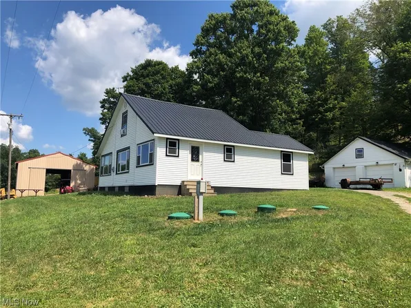 9240 Mantle Rd NE, East Rochester, OH 44625