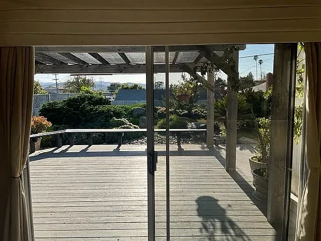 Slider to Deck and Rear Yard