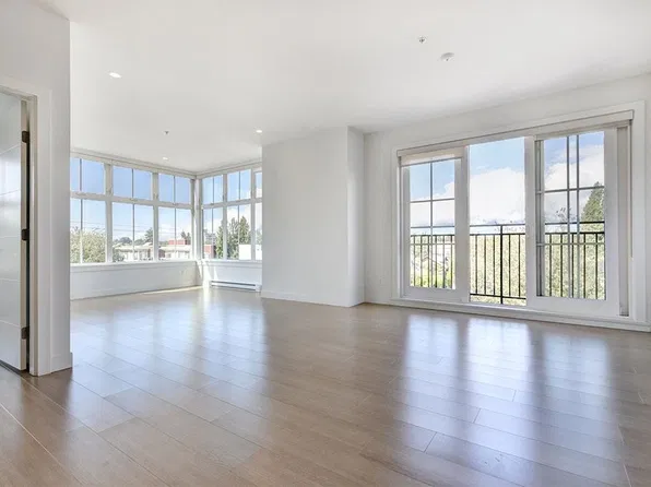 2528 Collingwood St #Penthouse 7, Vancouver, BC V6R 0C1