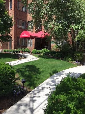 Franklin Ave — Photo 1