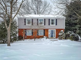 204 Bluegrass Dr, Butler, PA 16001