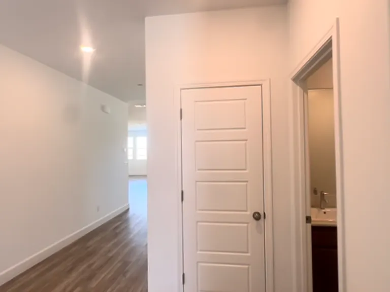 3459 N Cypress Ave — Photo 8