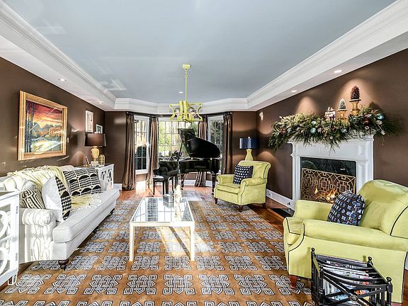 10 Pheasant Hill Road