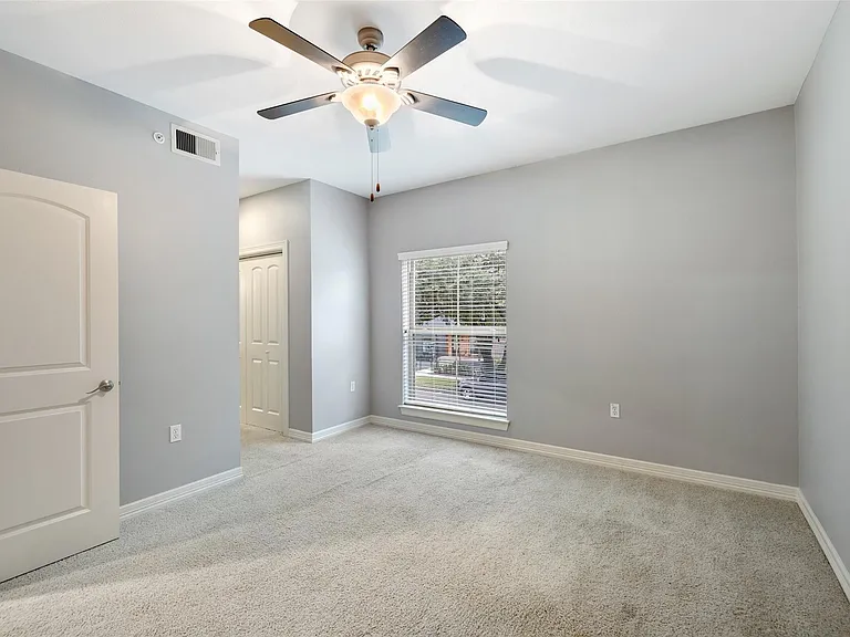 3501 Chenevert St #17 — Photo 10