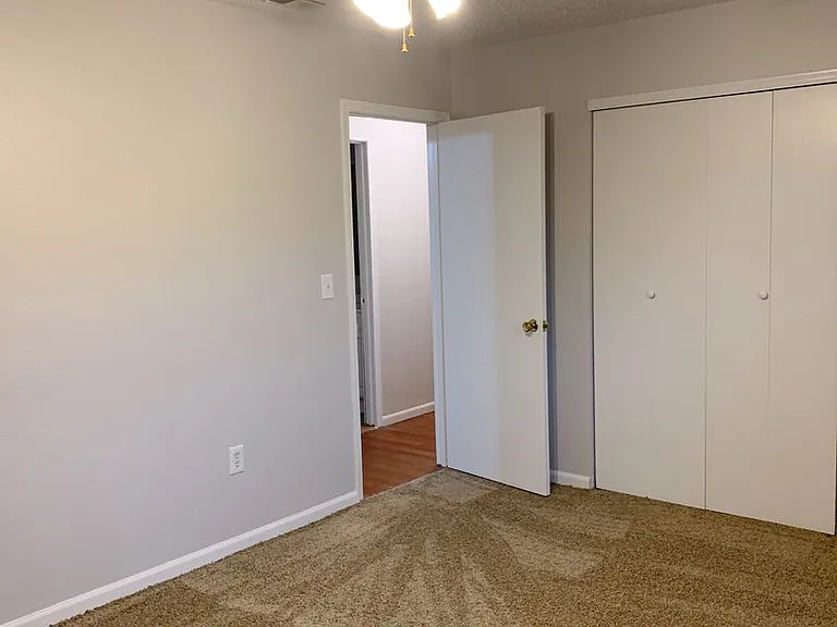 4404 Wabash Ave — Photo 12