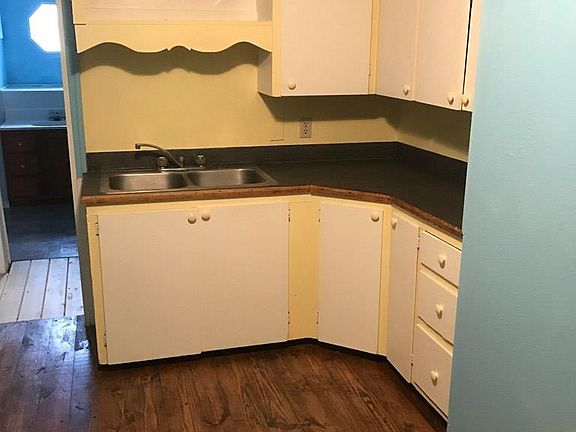 4th image of 319 W Forest St