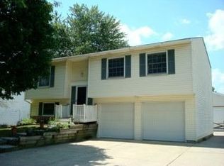 150 Birchdale Rd, Perrysburg, OH 43551