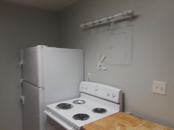 2nd image of 1541 Colonial Dr