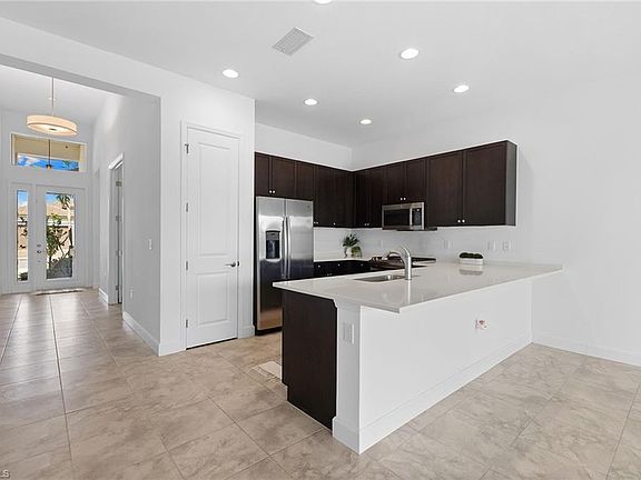 3rd image of 12445 Dahlia CT