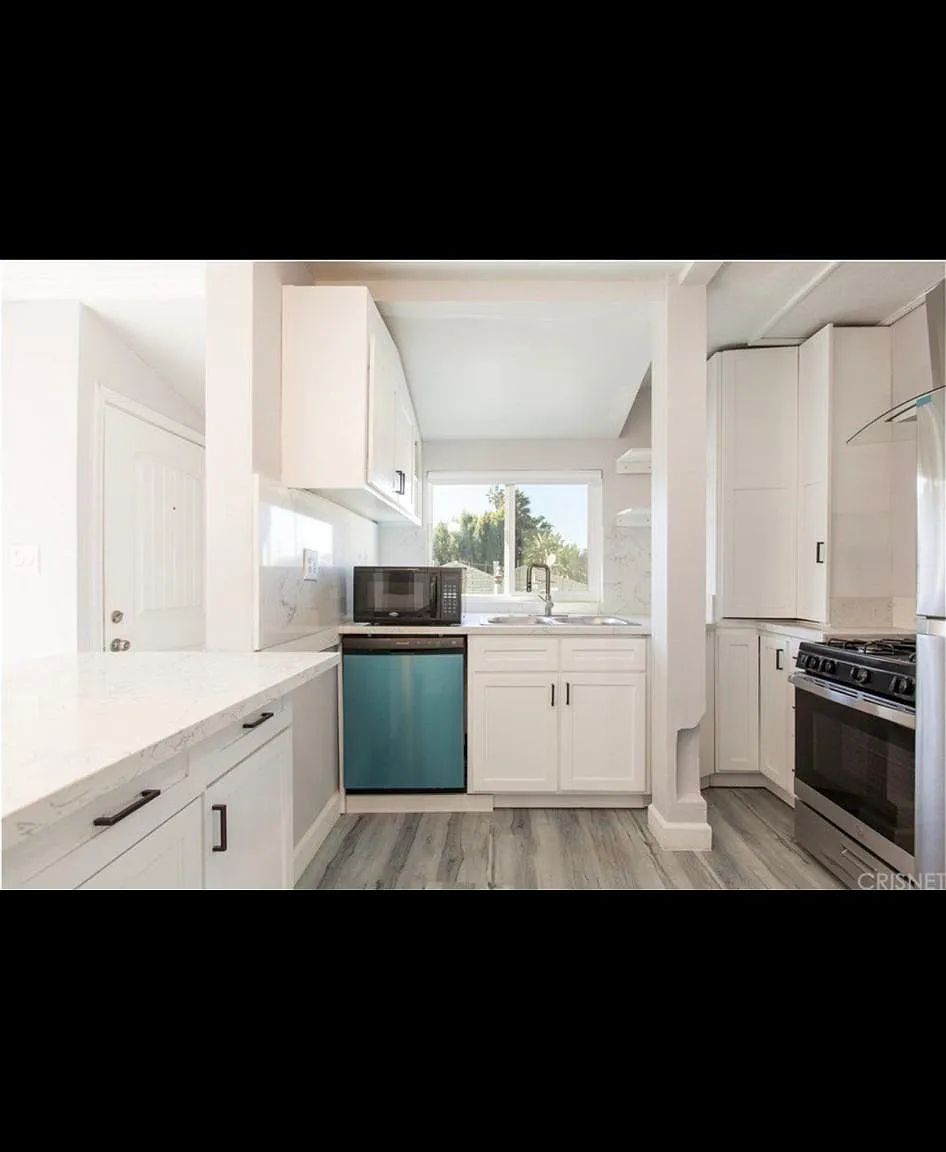 8525 Cadillac Ave — Photo 4