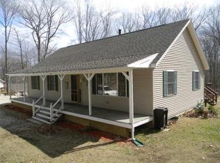 17 Birch Dr, Petersham, MA 01366