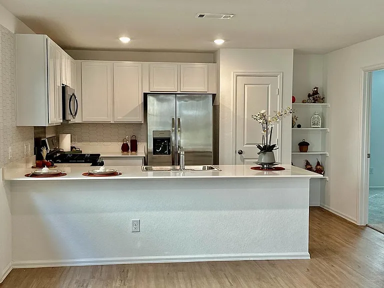 20930 Zuccala Dr — Photo 3