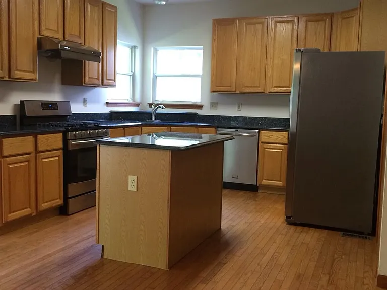 1370 Briar Creek Dr — Photo 6