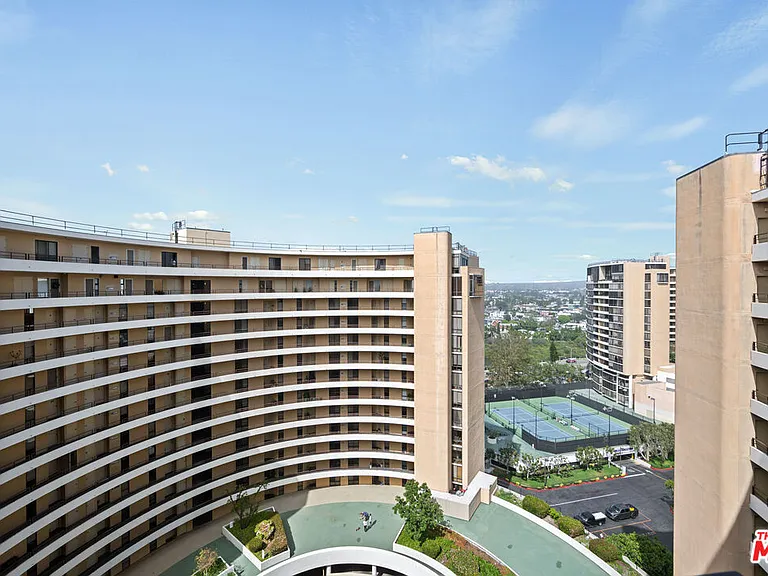 4267 Marina City Dr #Penthouse 4 — Photo 49