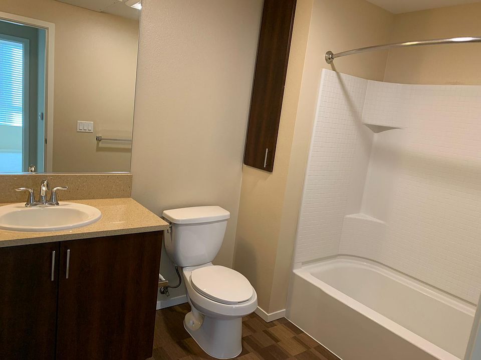 2nd image of 4410 Hacienda Dr #301