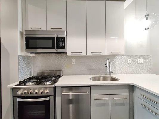 Rented by Signature Property Realty | media 6