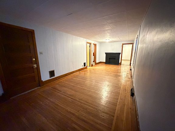 5th image of 44 Hillside Ave Unit 1