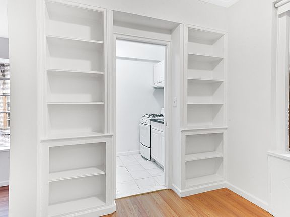 4th image of 9 W 64th St APT 4D