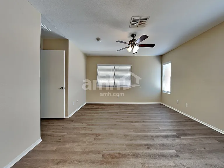 6323 W Winslow Ave — Photo 8