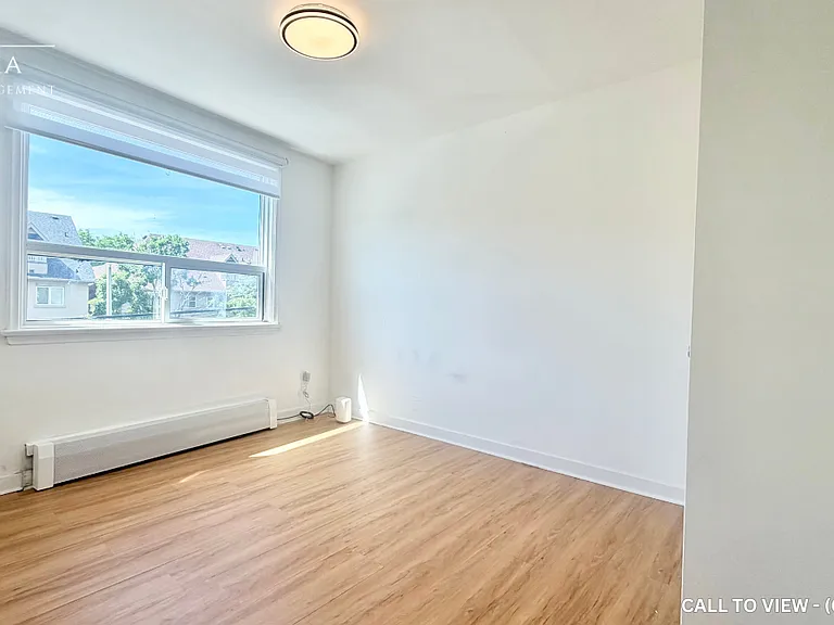 5124 Dundas St W #2 — Photo 5