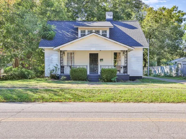 907 Stonewall St N, Mc Kenzie, TN 38201
