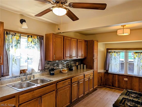 5th image of 2108 Marlindale Rd