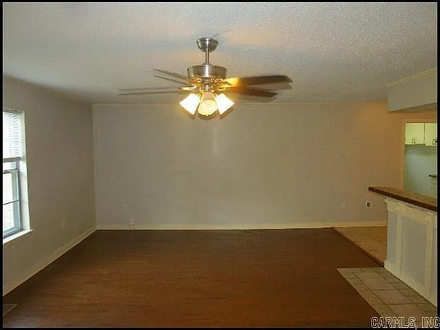 3 bed, 2.0 bath, 1698 sqft, $1,350 — Photo 3