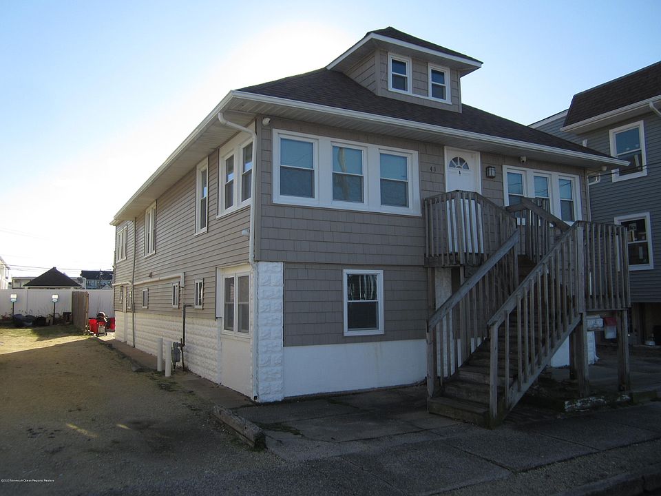 1st image of 39 Blaine Ave