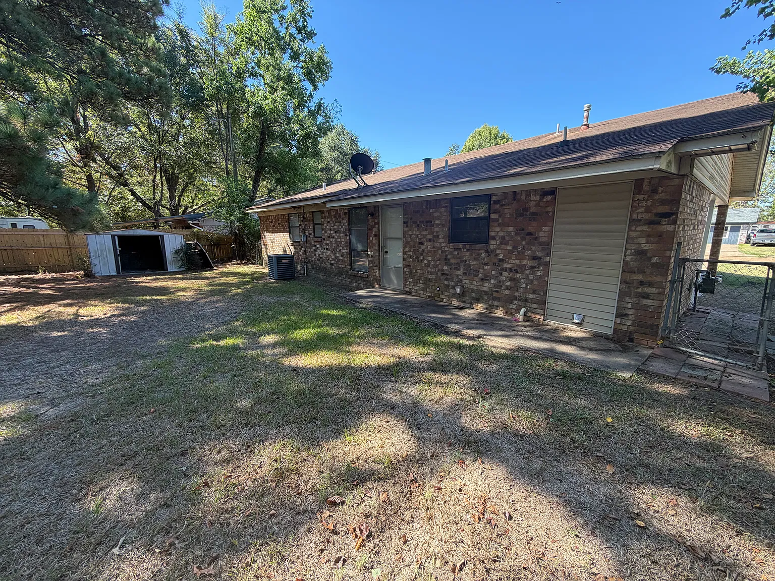3 bed, 1150 sqft, $1,350 — Photo 2