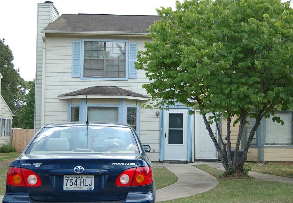1st image of 118 Carriage Hill Dr