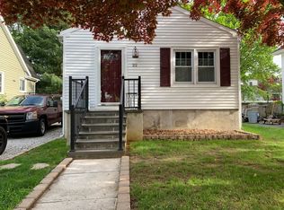 22 Frances St, Shrewsbury, NJ 07702