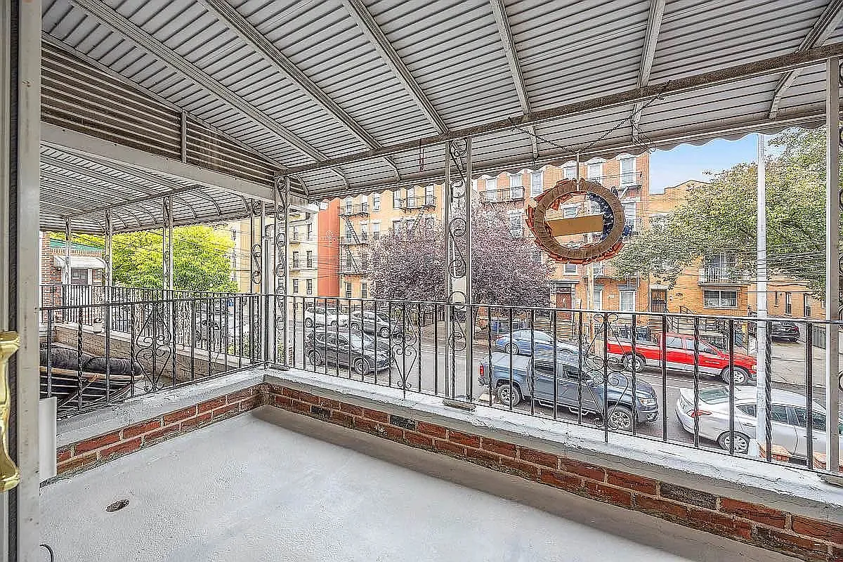 24-25 43rd Street — Photo 3