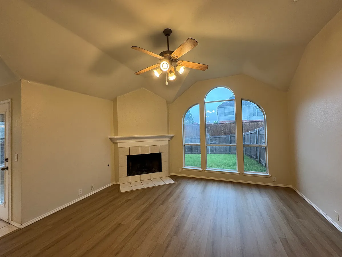 Building Photo - 2801 Tallahassee Ct #SINGLE FLOOR