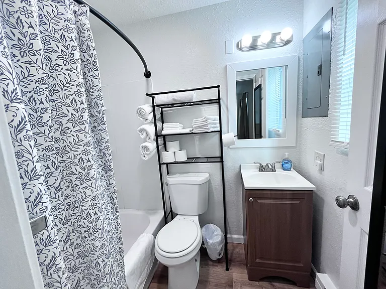 810 S Baltimore St — Photo 33