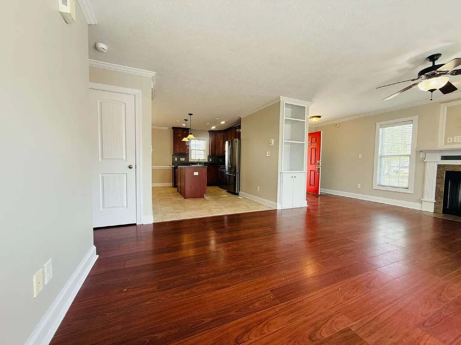 3 bed, 2.5 bath, 2017 sqft, $2,000 — Photo 4