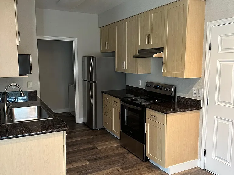 Catalina Luxury Apartments — Photo 3