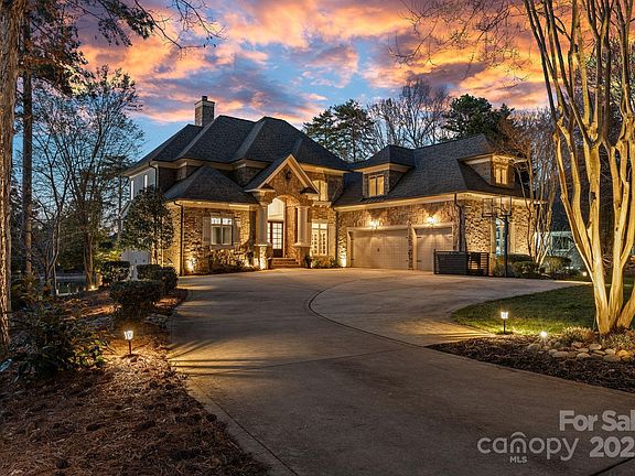 4th image of 104 Standish Ln